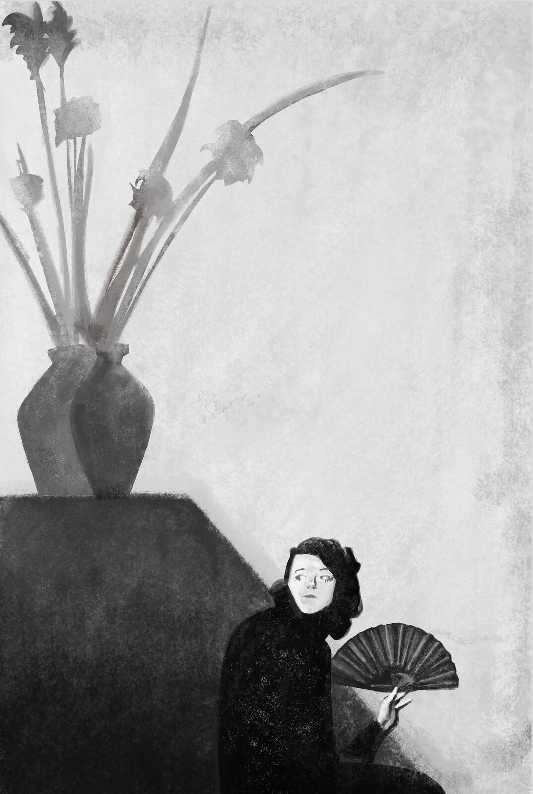 Étude en niveaux de gris d'une femme à l'éventail devant des vases